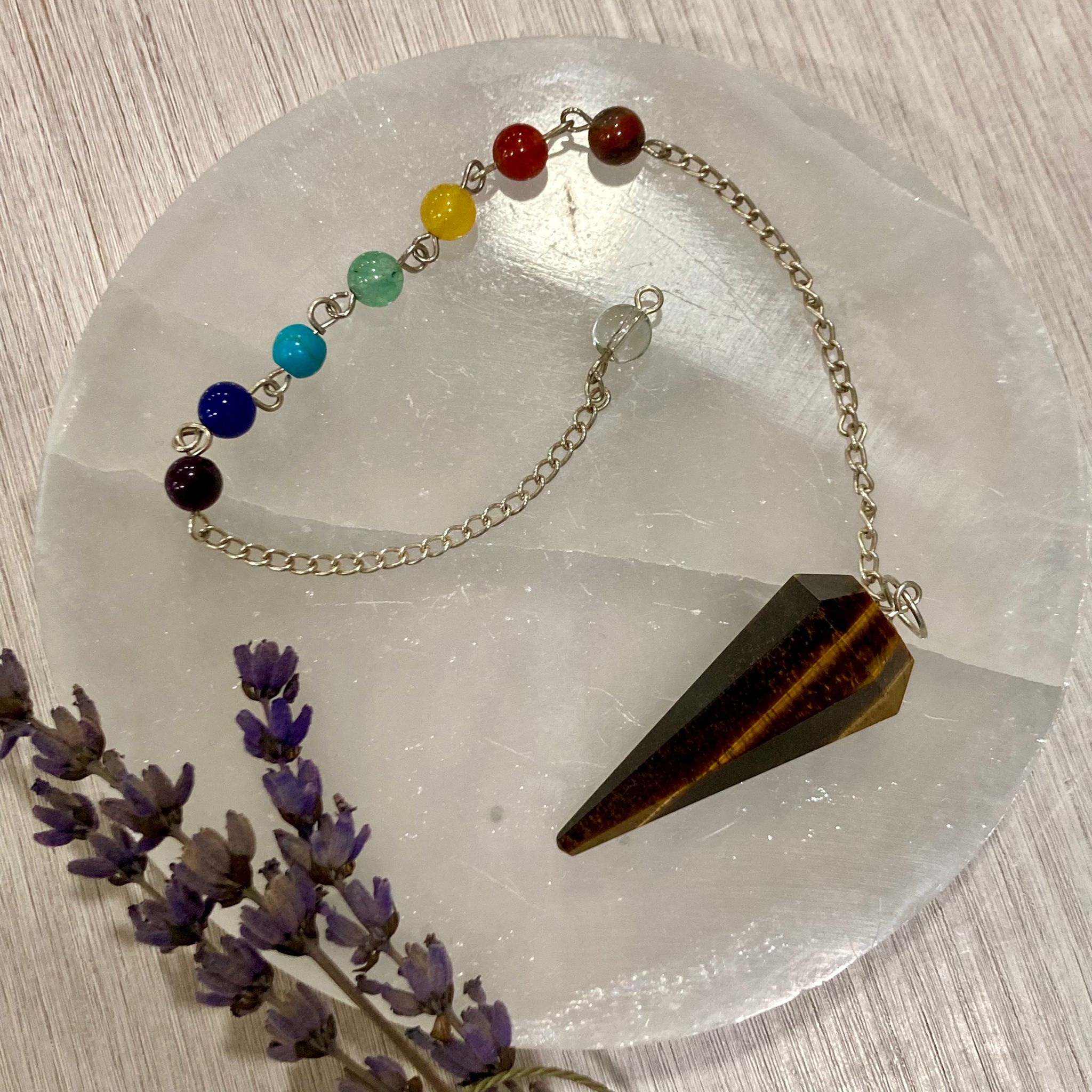 Péndulo de Ojo de Tigre con 7 Chakras