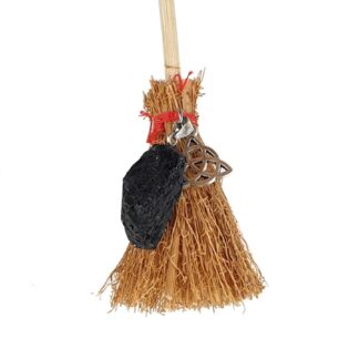 Escoba de bruja con turmalina