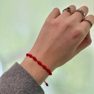 Pulsera roja 7 nudos