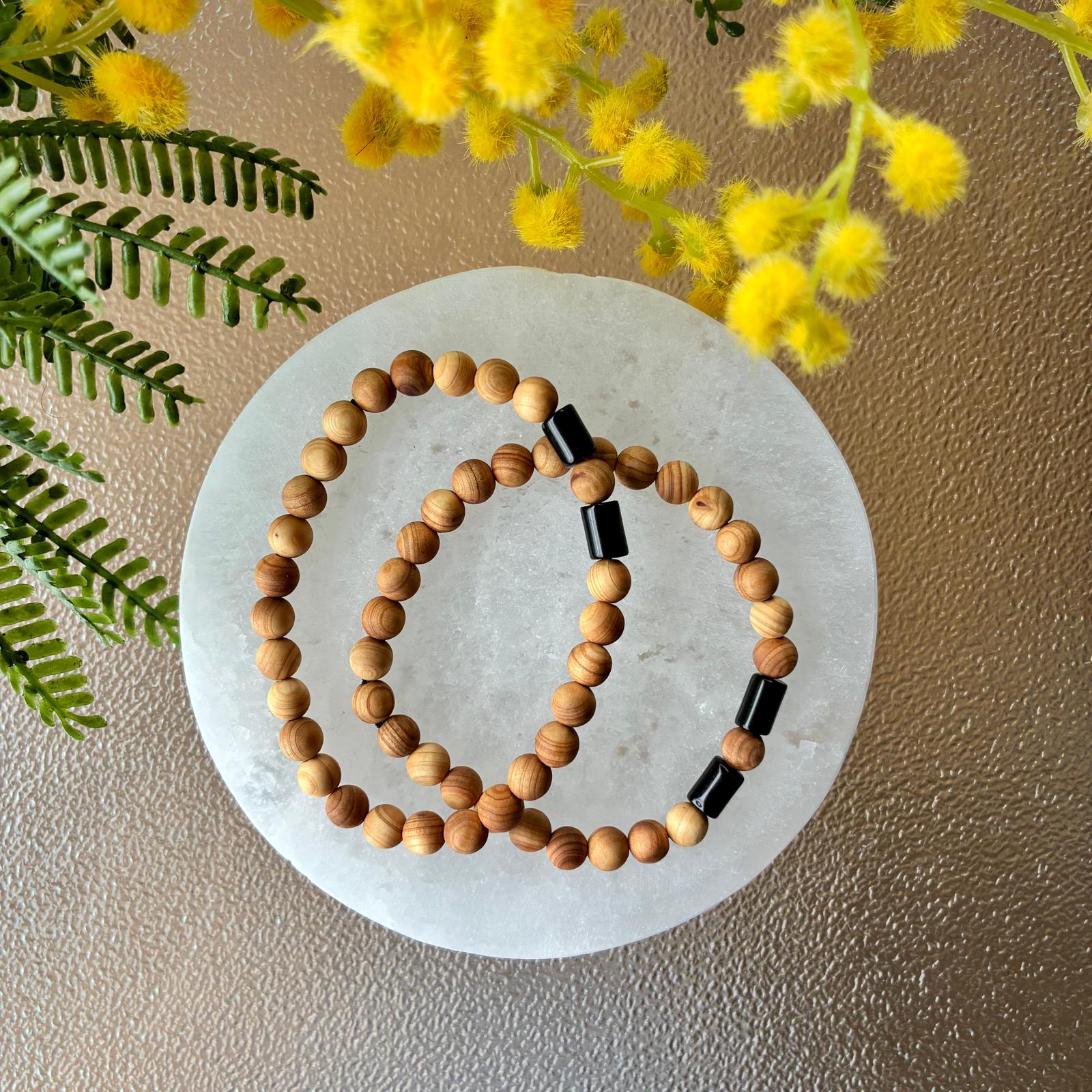 Pulsera de Cedro con Turmalina - Imagen 2